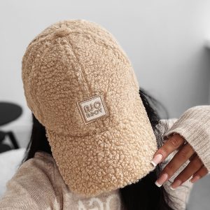 Czapka z daszkiem OLAVOGA SAAL beżowa - obrazek 1